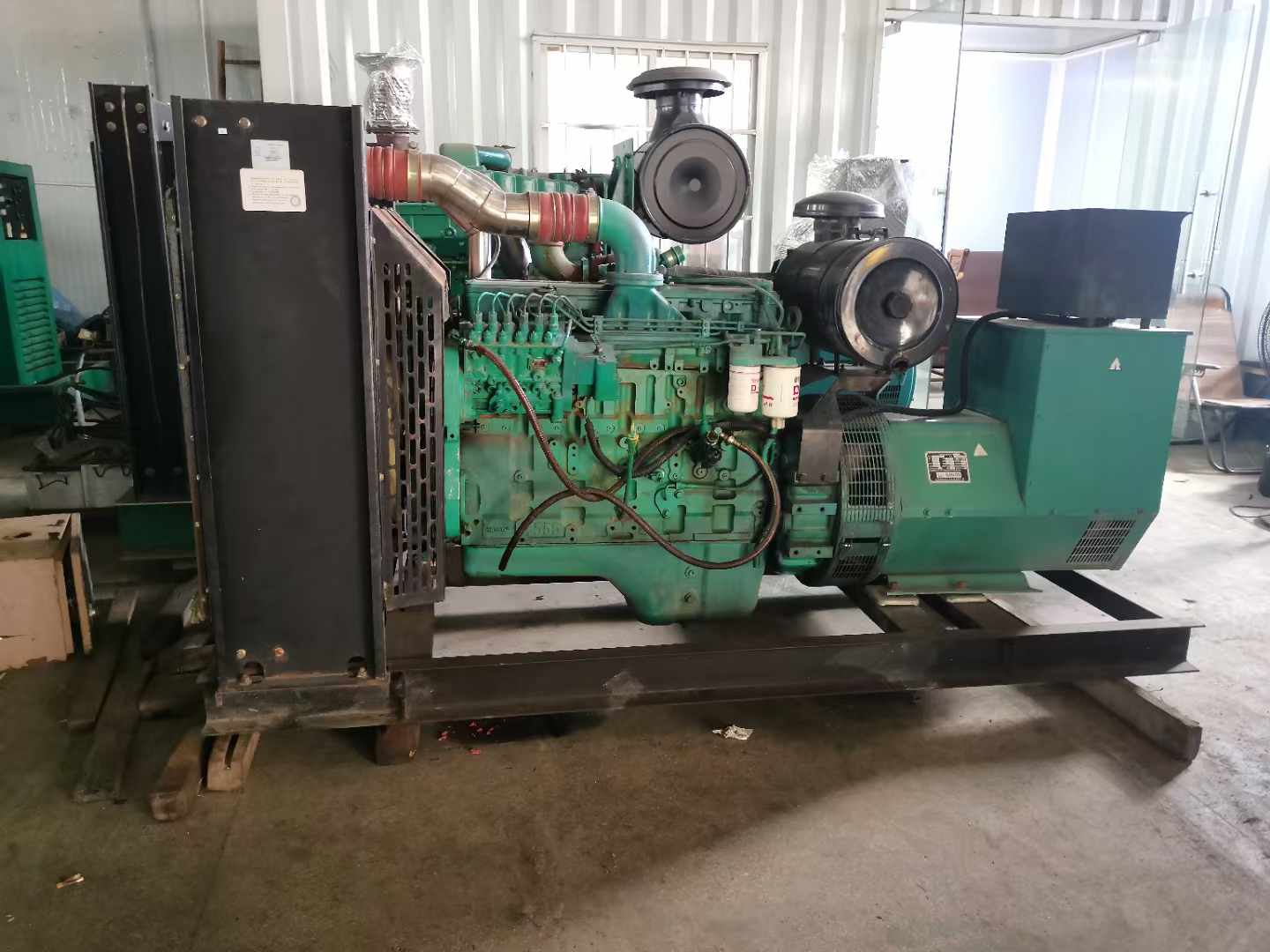 宿松发电机租赁如何确定电缆的承载电流是否在安全范围内？