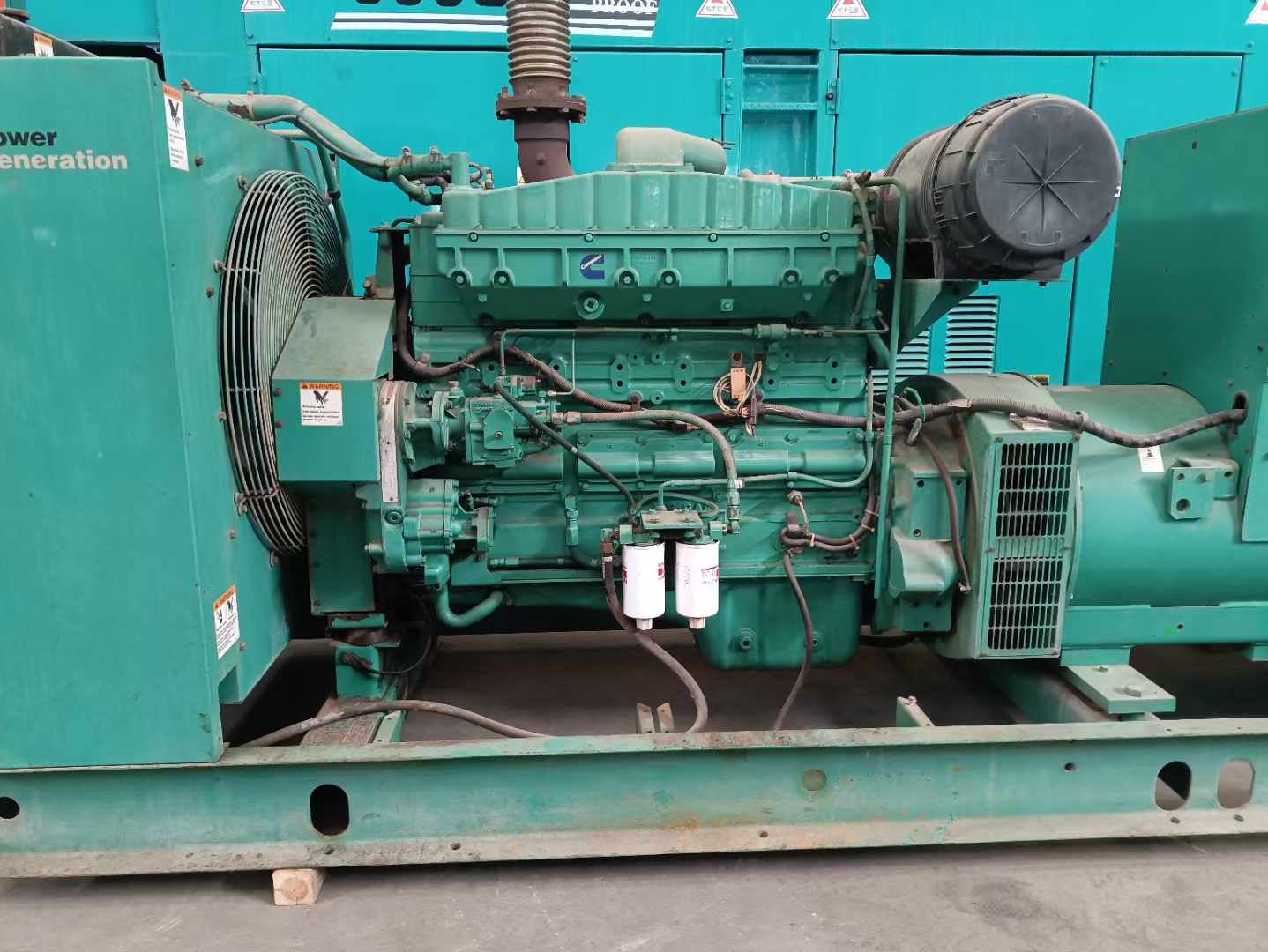 宿松过载会对 600kW 柴油发电机组造成哪些损害？